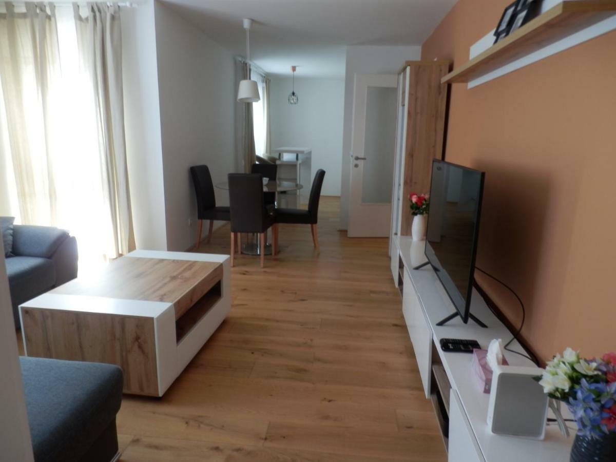 Апартаменты Spacious, Modern 1-Bdrm Apt Near Vic & Austria Ctr Вена Экстерьер фото